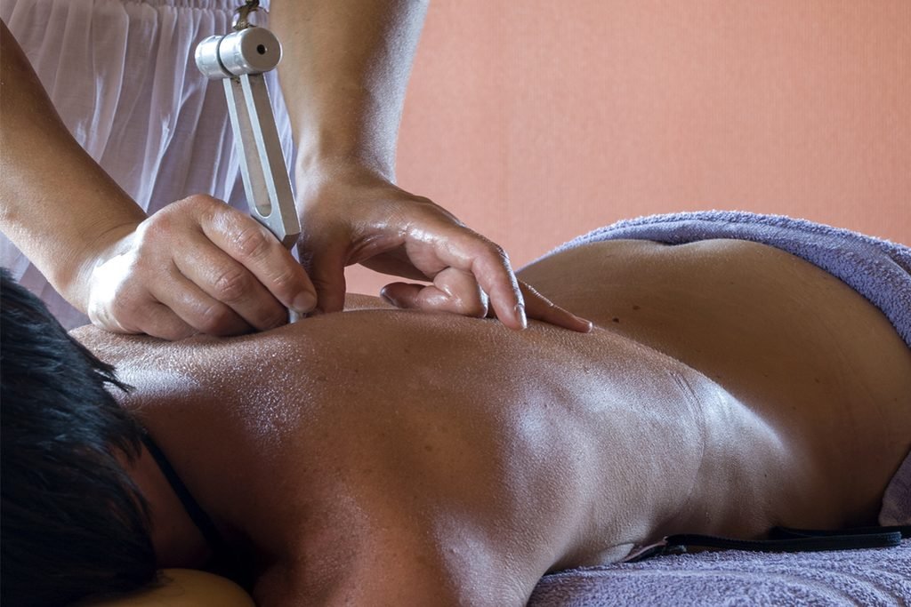Utilisation d’un diapason en sonothérapie dans une approche de l’anxiété et du système nerveux
